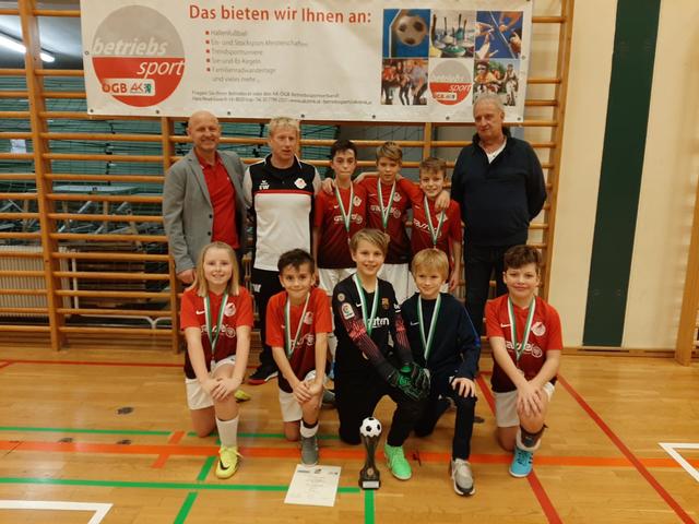 Gold und Silber für den FC Trofaiach bei der steirischen Futsal-Nachwuchsmeisterschaft.