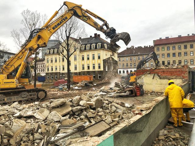 Die Bagger arbeiten heute noch dort, wo 2023 bereits Wohnungen und ein Bildungscampus stehen werden.