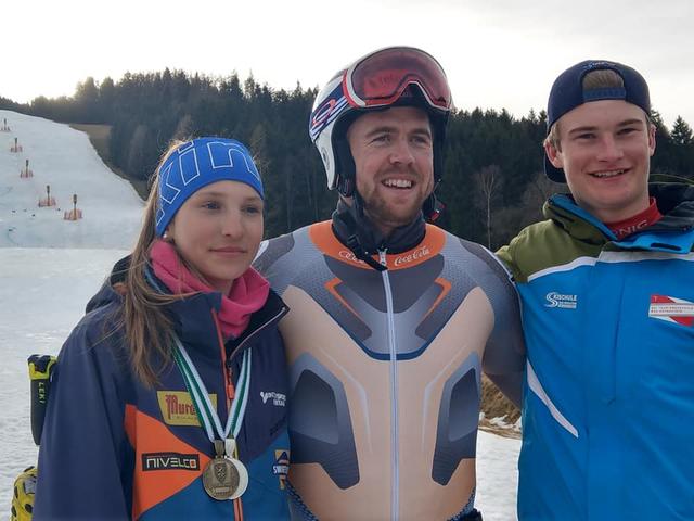 Aleksander Aamodt Kilde gratulierte Livia und Lukas Matzi. | Foto: Schilift Obdach