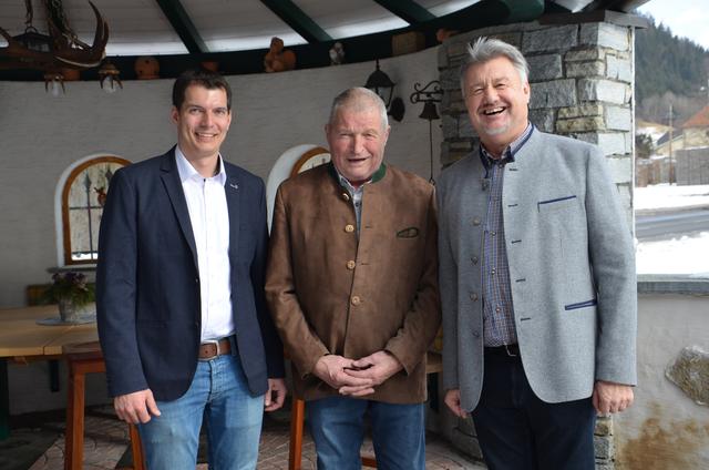 Vizebürgermeister Sebastian Moser, Jubilar Günter Mörtl, Bürgermeister Klaus Drießler.
