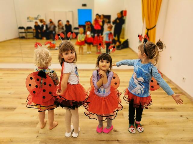 Tanzen für Groß und Klein im Tanzstudie "Hearts of Dance"