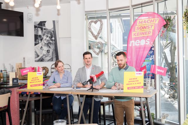 Bruck soll pinker werden: Anja Meieregger, Sebastian Wintschnig und Wolfgang Klampfer.