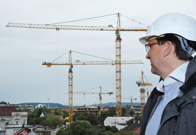 Bürgermeister Mag. Matthias Stadler möchte mit dem neuen Gremium nachhaltigen Städtebau sicherstellen, der die Stadtidentität wahrt.  | Foto: Josef Vorlaufer