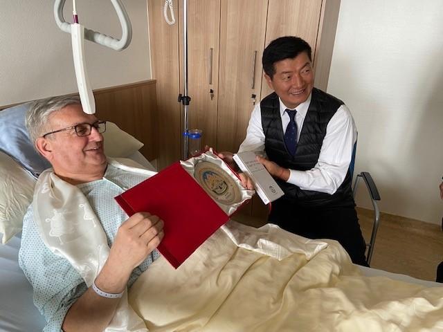 Österreichs Gemeindebundpräsident Alfred Riedl erhielt Besuch vom tibetischen Exil-Präsidenten Lobsang Sangay.