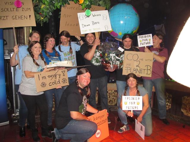 Freibier For Future - die Greta Thunberg Gruppe war stärker, als die Wikinger. | Foto: Helga Perschon