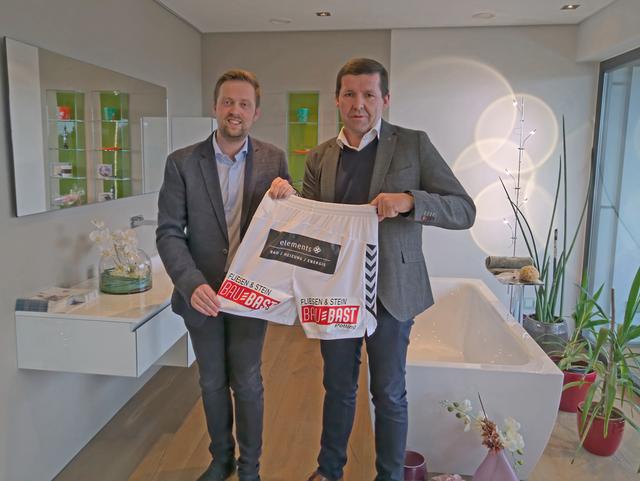 SVR-Präsidiumsmitglied Thomas Gahleitner (l.) und Thomas Friedl, Geschäftsführer der Weyland Haustechnik KG. | Foto: SV Ried