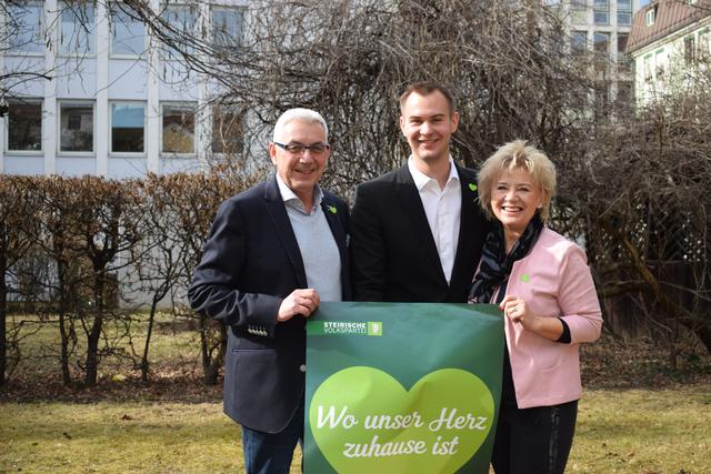 Die ÖVP Leoben will "mit vollem Herz voraus" gehen: Martin Strobl, Spitzenkandidat Reinhard Lerchbammer und Renate Gesselbauer.
