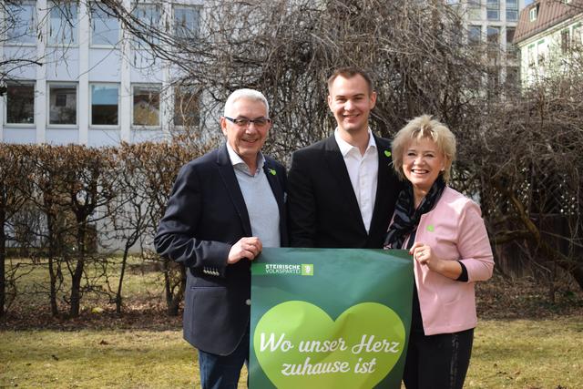 Die ÖVP Leoben will "mit vollem Herz voraus" gehen: Martin Strobl, Spitzenkandidat Reinhard Lerchbammer und Renate Gesselbauer.  | Foto: Riegler