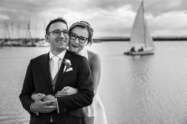 Aufgenommen wurde das Bild bei der Seejungfrau in Jois.
Brautpaar: Stefanie &amp; Guido, ein Tag voller Gefühle des Glücks und der Verbundenheit in romantischer Atmosphäre am Neusiedler See. | Foto: Foto: diePhotoSchmiede.at