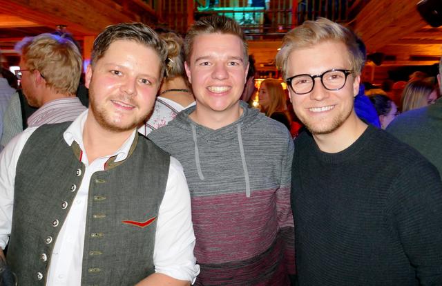 (von links) Moonlight Bar Wirt Ernst Schroll Junior, Josef Mertl und Anton Krimbacher ("Jetlag") waren begeistert.