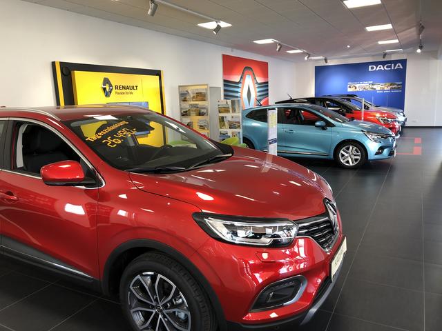 Ein Blick in den neuen Renault-Showroom mit Dacia-Ecke.
