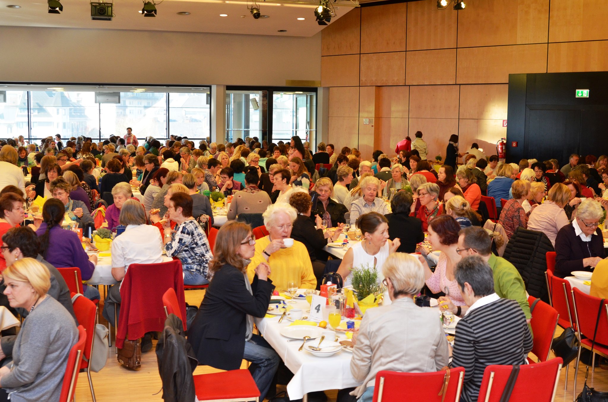 Events. Sdburgenland Villach Feldkirchen Klosterneuburg Purkersdorf Bad Leonfelden Kirchdorf a.d. Krems Kremsmnster Linz Rohrbach Sierning Events - Frhstcks-Treffen fr Frauen in sterreich