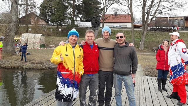 Chun Kong Mak (Weltrekord - Eismeile im Delphinstil), Ricky Werner (Obmann des Freizeitvereines Altenwörth), Christoph Scheichl (Freizeitverein Aw) und Werner Brunner (Freizeitverein Altenwörth).