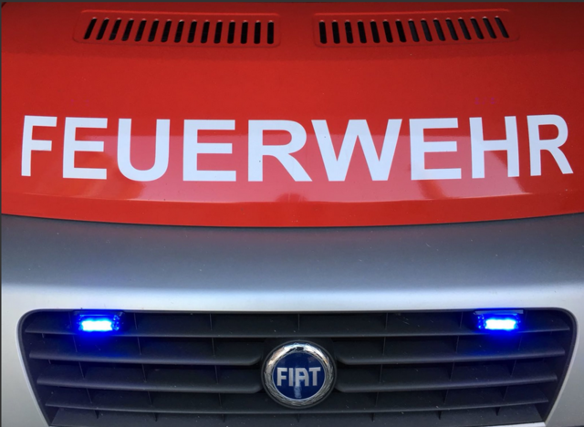 Die Feuerwehr Spittal bindete 100 Liter Hydrauliköl. | Foto: meinbezirk/Santrucek