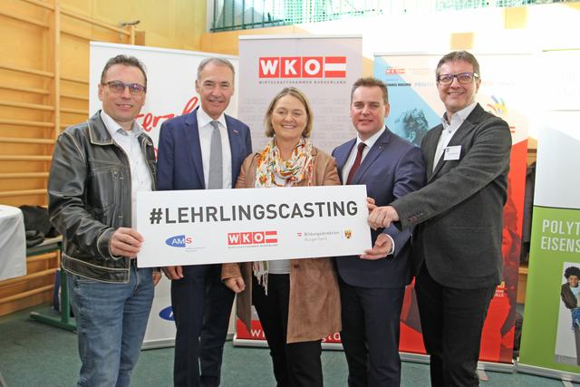 Regionalstellenobmann Franz Nechansky, Präsident Peter Nemeth, AMS Landesgeschäftsführerin Helene Sengstbratl, Thomas Schober (Bildungsdirektion), Roland Popovits (Schulleiter der Polytechnischen Schule Eisenstadt) (v.l.n.r.) | Foto: WKB
