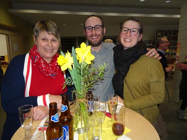 Andrea Reichl (l) mit Gottfried Maurer aus Ilz und Jana Jedliczka aus Fürstenfeld. Ein lieb gewonnenes Haus ist ihr Zuwanderungsgrund.