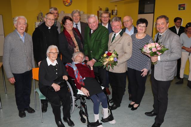 Rosa Friedrich feierte im Kreis zahlreicher Ehrengäste, an der Spitze LH Hermann Schützenhöfer, im Volkshilfe-Seniorenzentrum Pöllau ihren 109. Geburtstag. | Foto: Alfred Mayer