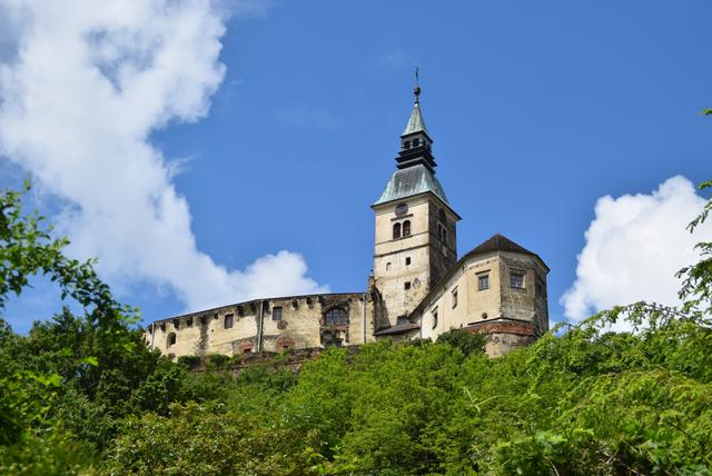 ... oder der Burg bezahlen. Jedenfalls nicht beides. Die Bevölkerung soll laut Landeshauptmann das letzte Wort haben.