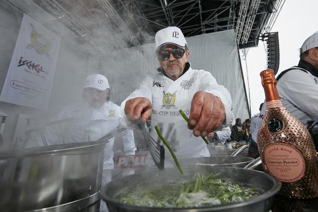 Kulinarische Prüfung beim Sterne-Cup der Köche. | Foto: TVB Paznaun - Ischgl