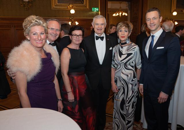 Christine Schlosser, Karl Mahrer, Gabriele Tamandl, Thomas Schäfer- Elmayer, Ingrid Korosec und Gernot Blümel (v.l.).