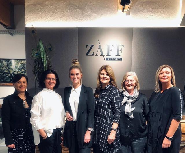Das Team von Zaff Clothes bei der Eröffnung, nur Evelyn Sonderegger-Zaff ist hier nicht auf dem Foto.