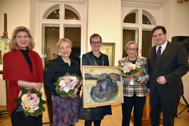 Im Bild „Festvortrag Anton Wichtl“: Bürgermeister Dipl.-Ing. Stefan Szirucsek mit Eleonore Wichtl, Dr. Ulrike Scholda, Andrea Jünger und Mag. Jutta Pichler.