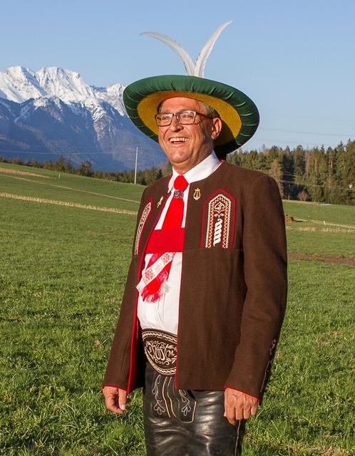 Benjamin Micheler in der Tracht der Musikkapelle Sölden, die er zuletzt als Kapellmeister geleitet hat. | Foto: MK Sölden