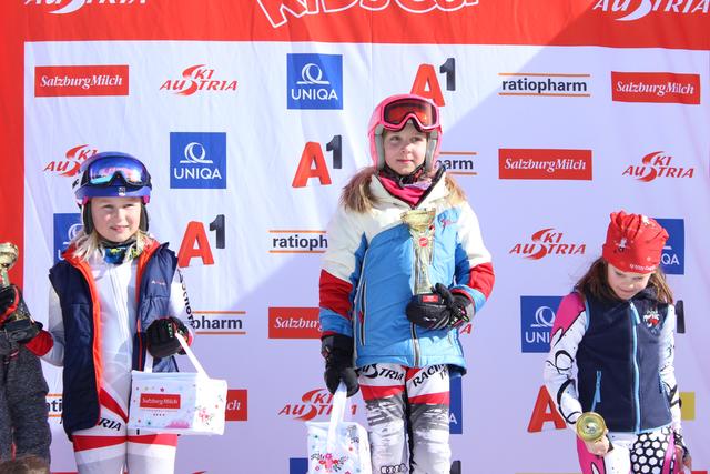 Larissa Hofer wieder auf Platz 1