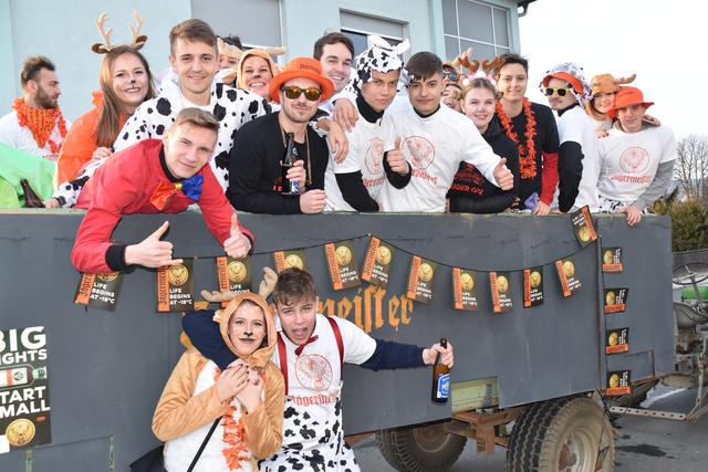 Die Jugend Schachendorf feierte tieritsch mit "Jägermeister". | Foto: Michael Strini