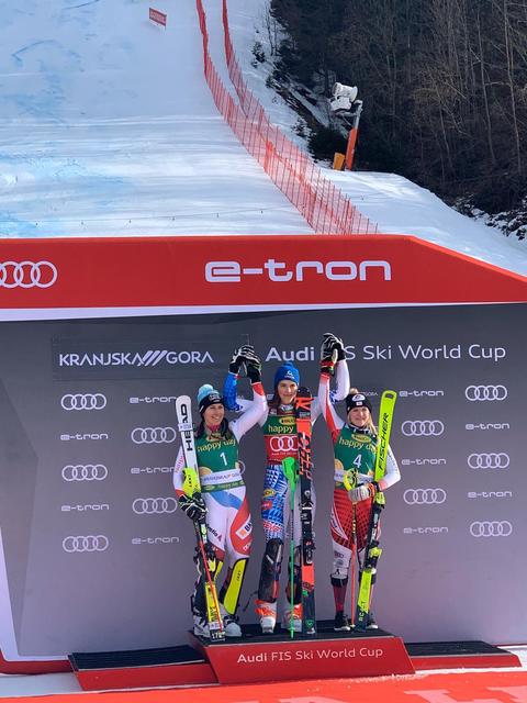 Katharina Truppe (rechts) fuhr in Kranjska Gora als Dritte auf das Stockerl. | Foto: Truppe