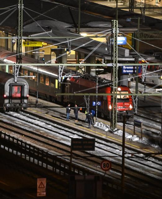 Der Eurocity 86 zwischen Venedig und München musste am Brenner stehen bleibe. Die 2 Fahrgäste mit Fieber und Husten waren schon in Verona ausgestiegen.