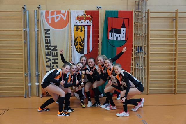 Kader U16 Union Raiffeisen Dialog telekom Arnreit:
Angriff: Lea Hartl, Franziska Koblmüller
Abwehr/Zuspiel: Klara Gierlinger, Antonia Koblmüller, Sophie Neumüller, Anja Neumüller, Helene Angerer, Judith Lang
 | Foto: Foto: Union Arnreit