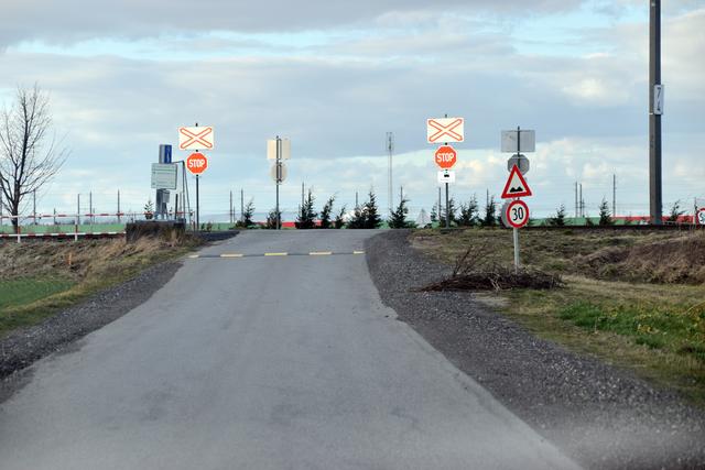 Vor dem Bahnübergang soll ebenso ein Radweg errichtet werden, wie nach den Gleisen.