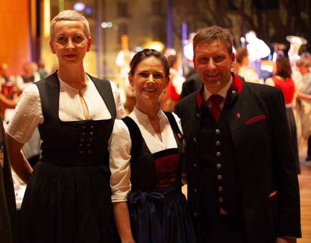 Sex anzeigen ludwigsburg. Friesach frau treffen. Trautmannsdorf an der leitha single frauen. Kottingbrunn singletreff ab 50. Mortantsch singlesuche. Frau single Partnersuche bezirk niedersterreich - Wo treffen sich singles