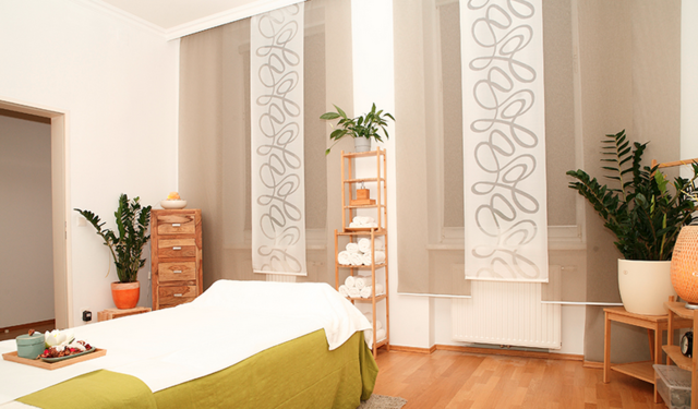 Mit der traditionellen asiatischen Massage werden Muskeln wieder gelockert und Schmerzen im Nacken- und Schulterbereich gelindert.