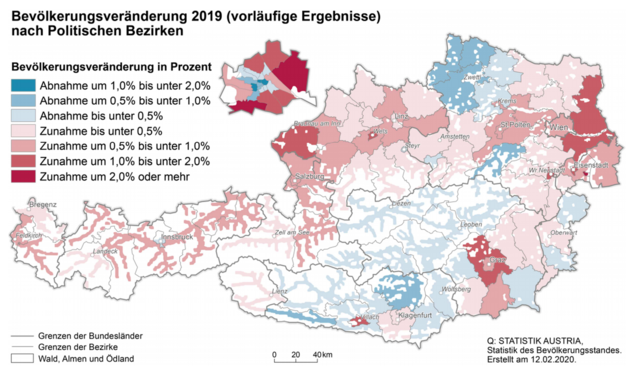 Die Grafik zeigt die Bevölkerungsentwicklung der Bezirke insgesamt. In Amstetten gab es im Vergleich zu 2019 ein Plus von 0,3 %.