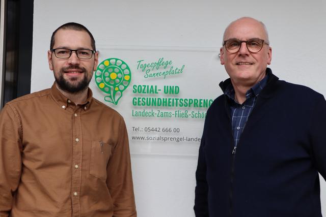 Der neue Pflegedienstleiter David Mussak (li.) mit Anton Pircher von der Geschäftsführung.