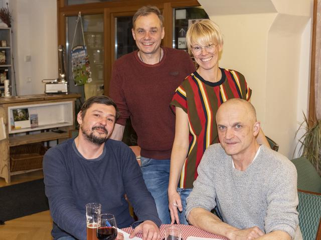 Der Verein "KulturOrt Schloss Neubruck" plant Großes: Roland Mayr, Theo Kust, Ursula Zechner und Tomas Fetty