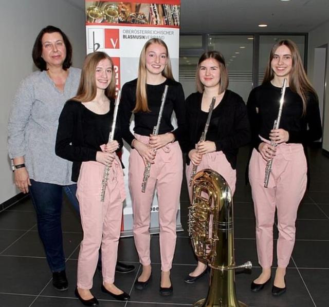 Christa Anleitner Obergruber, Anna Peneder, Sandra Gruber, Lea Grassegger, Marlene Wasserbauer (v.li.).