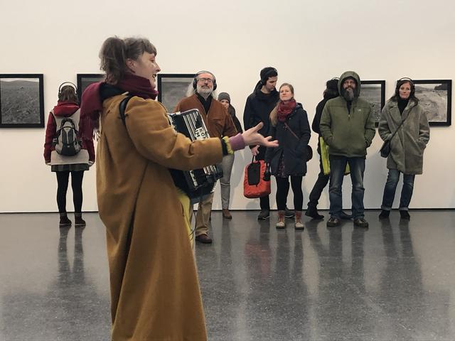 Das Walking Concert machte Halt im Fotohof.  | Foto: sm