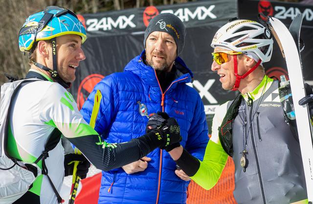 Gratulation: Martin Weißkopf, Stefan Stern (Obm. Alpenraute) und Christian Hoffmann (v.l.)