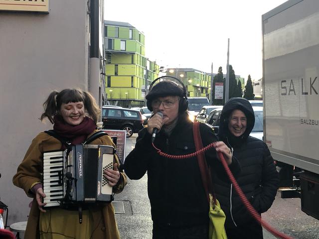 Alicia Edelweiss und Oliver Hangl beim Walking Concert.  | Foto: sm