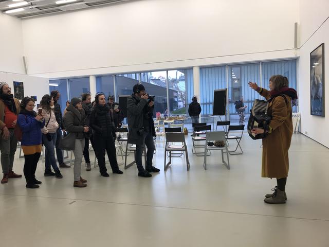 Das Walking Concert in der Stadtgalerie Lehen.  | Foto: sm