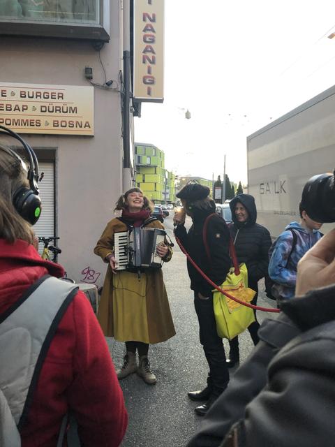 Alicia Edelweiss und Oliver Hangl beim Walking Concert.  | Foto: sm
