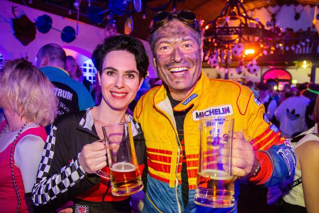 Suzana Nikolic mit Markus Frohnwieser beim Würdara Gschnas. 