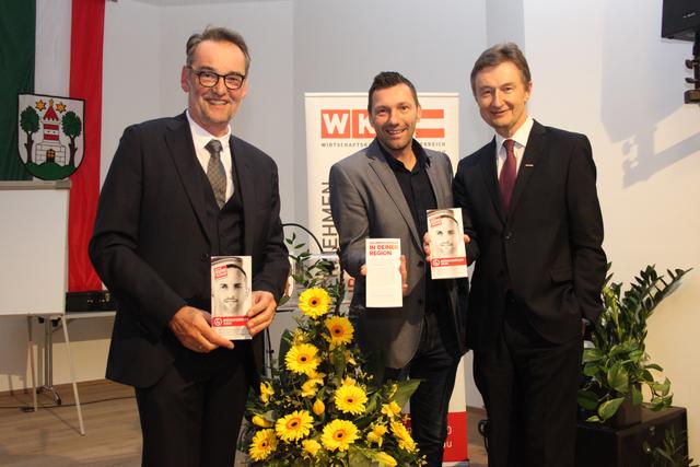Reinhard Stadler und Franz Tauber (WKO) mit BezirksRundschau-Geschäftsstellenleiter Thomas Bargfrieder (Mitte).