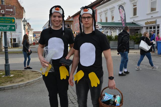 Die Pinguine aus Hainersdorf versorgten mit Hochprozentigem.
