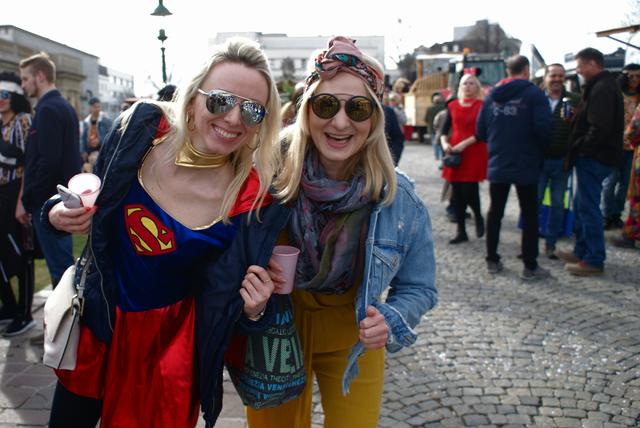 Supergirls am Start: Die Freundinnen Michaela und Sabrina.