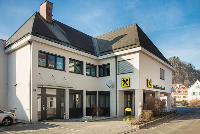 Das Obergeschoß der Raiffeisenbank wurde zu einem Gesundheitszentrum der Marktgemeinde umgebaut. | Foto: Gasser