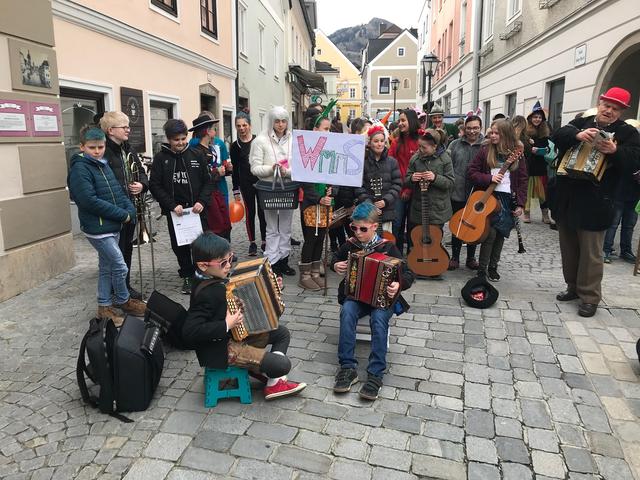 Buntes Treiben auf den Straßen | Foto: Foto: WMMS